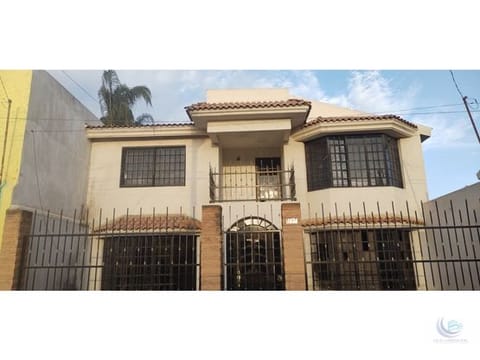 HERMOSA RESIDENCIA EN ZAPOPAN