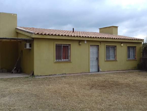 CASA CON PILETA Y DPTO, PARQUE SIQUIMAN- CORDOBA en Villa Parque Siquiman (Localidad)