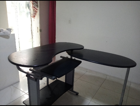 Mesa para computadora en Bogotá, D.C. (Municipio)