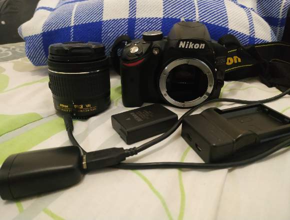 CAMARA NIKON D3200 SEMINUEVA