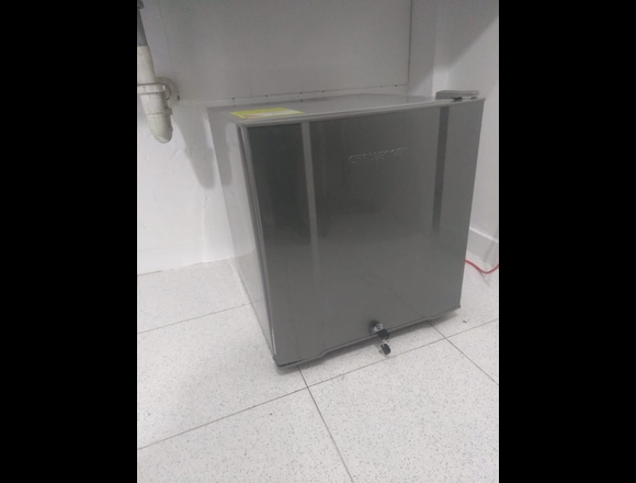 Nevera pequeña o Minibar 50.5 Lt CR086 Gris en Tuluá (Municipio)
