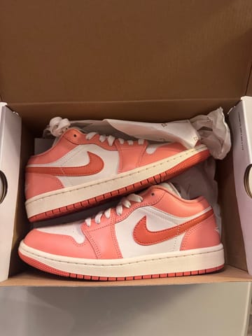 Zapatillas Air Jordan 1 Low Mujer US 7.5 en Panamá (Distrito)