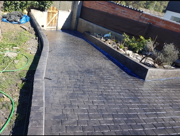 Pavimento Hormigon Impreso , Muros y Fachadas en Montornès del Vallès (Municipio)