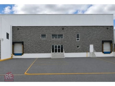 BODEGA INDUSTRIAL EN RENTA
