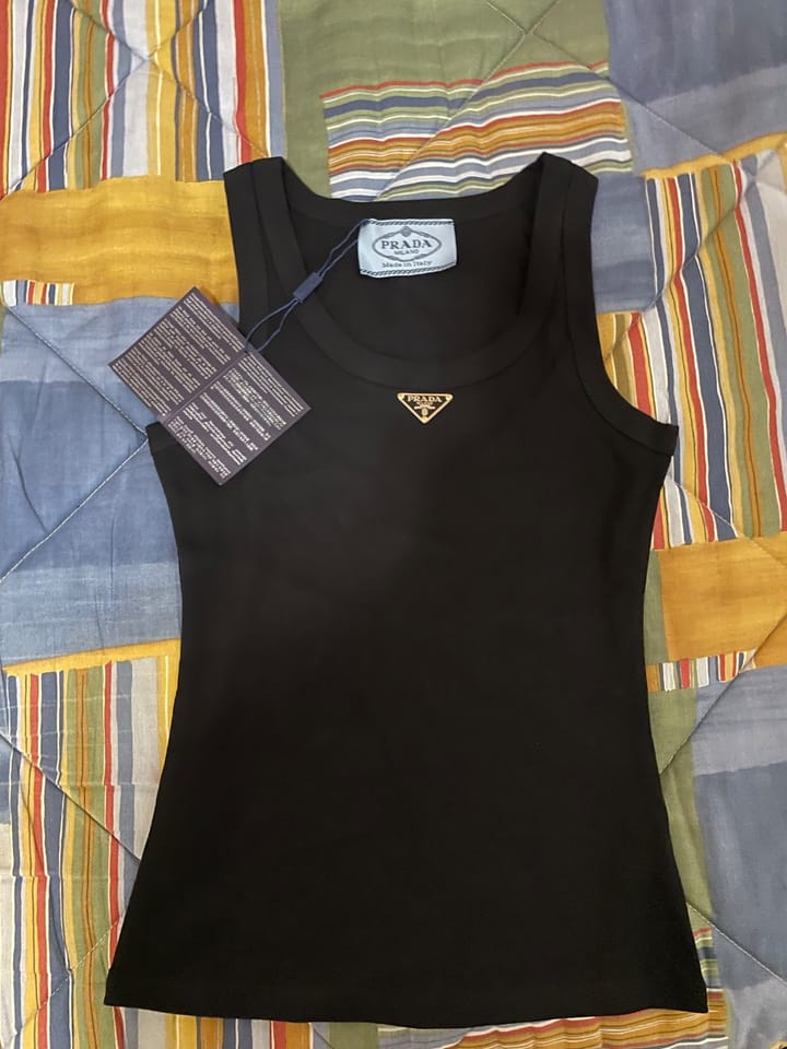 camiseta sin mangas prada nueva a estrenar en Villores (Municipio)