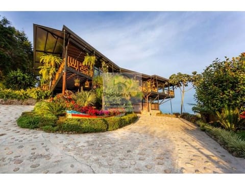 FINCA EN VENTA EN RIONEGRO, A 15 MINUTOS DEL AEROPUERTO JMC.