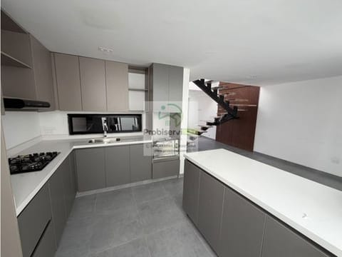 CASA EN VENTA, UNIDAD ABIERTA PARA ESTRENAR CERCA AL VIVA