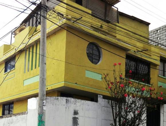 Arriendo Casa con dos Dptos.y una mini bodega en Quito (Cantón)