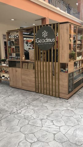 Mobiliario de isla comercial adaptable para cualquier tipo de negocio en Quito (Cantón)