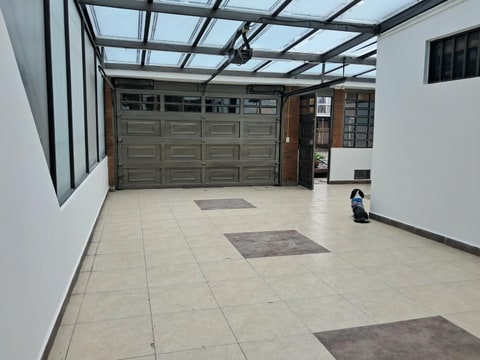CASA RENOVADA EN MODELIA EN CONJUNTO en Bogotá, D.C. (Municipio)