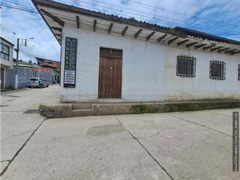 CASA EN GUATEQUE BOYACA