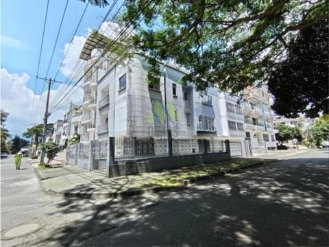 VENTA EDIFICIO CUATRO PISOS BARRIO EL INGENIO
