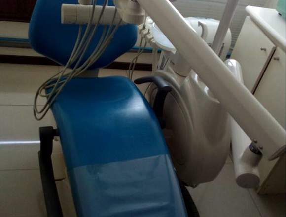 SE VENDE SILLÓN MÁS EQUIPAMIENTO DENTAL en Puente Alto (Comuna)