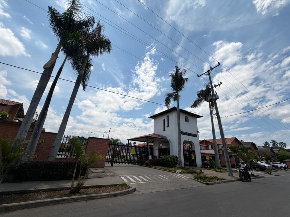 CASA EN VENTA - CONJUNTO PALMAS DE LA HACIENDA- PALMIRA - EXCLUSIVA en Palmira (Municipio)