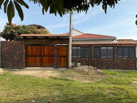 CASA CAMPESTRE EN VENTA - STA ELENA - EL CERRITO REF: 10056040 en El Cerrito (Municipio)