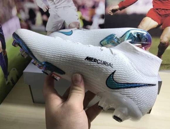 Botas De Fútbol Gama Alta en Buenos Aires (Localidad)