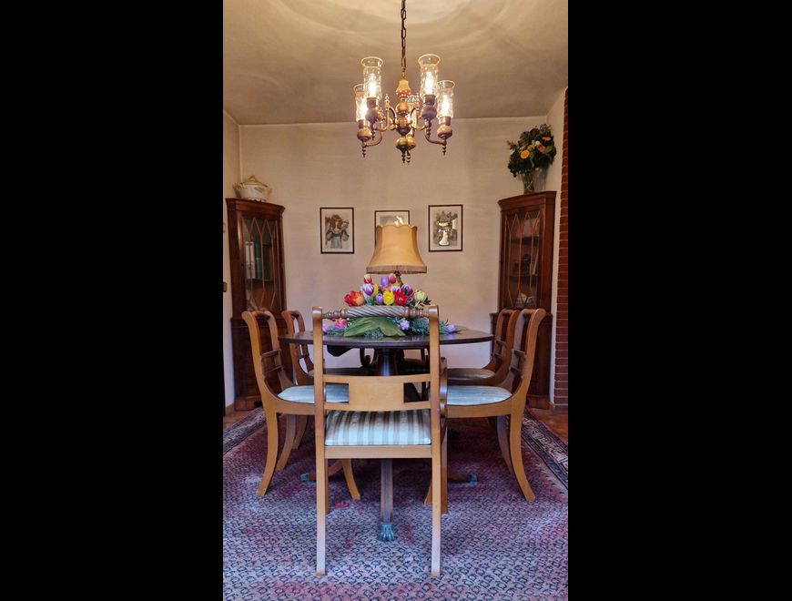 Esszimmer aus Mahagoni in Lüneburg (Lokalität)