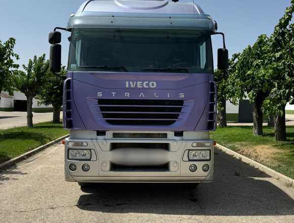 Camión porta caballos IVECO