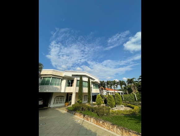 Se vende casa en el barrio ciudad jardín, Cali