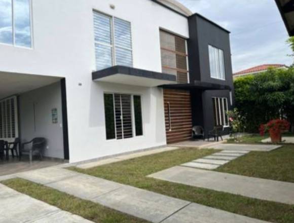 Venta de casa campestre en Tres Esquinas. en Tuluá (Municipio)