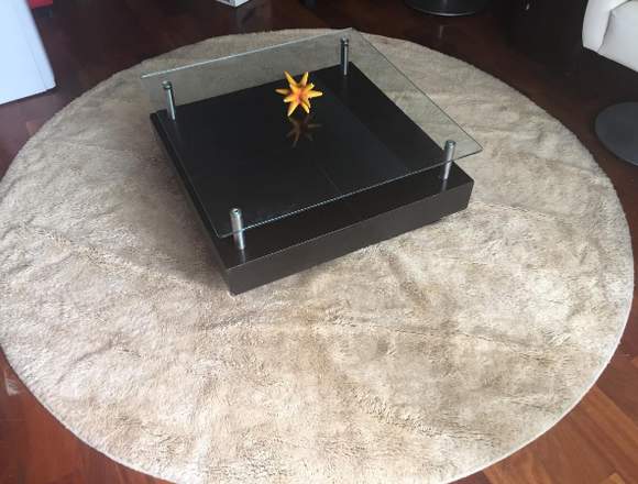 Juego de mesa con alfombra