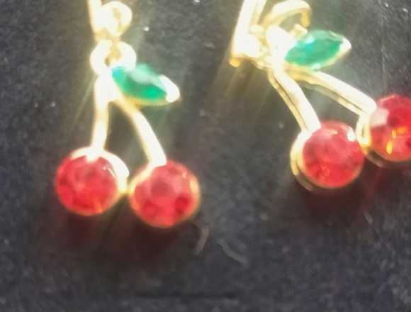 Pendientes en forma de Cereza Hipoalergénicos