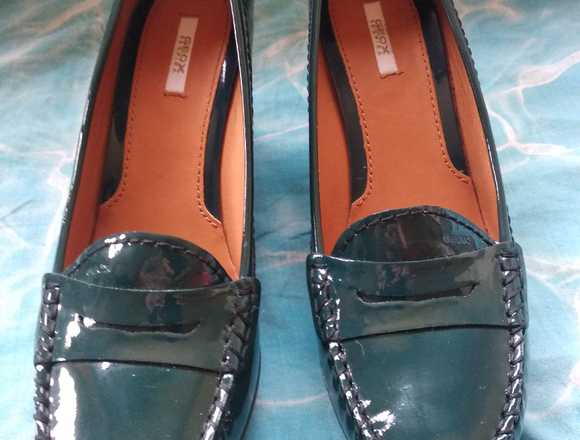 Zapatos Geox charol verde - cuña
