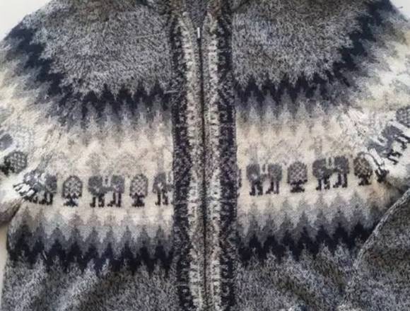 Campera de lana con capucha