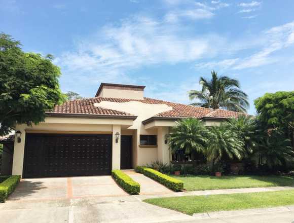 Venta de Casa en Pozos, Santa Ana. en Santa Ana (Cantón)