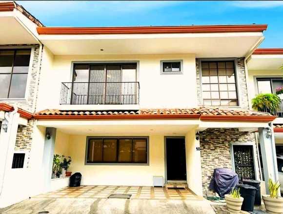 Venta de Casa en Santa Ana, San José. en Santa Ana (Cantón)