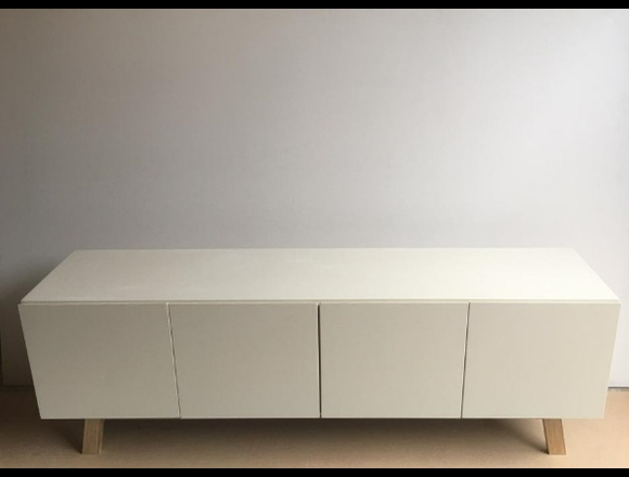 Mueble de piso blanco en Panamá (Distrito)