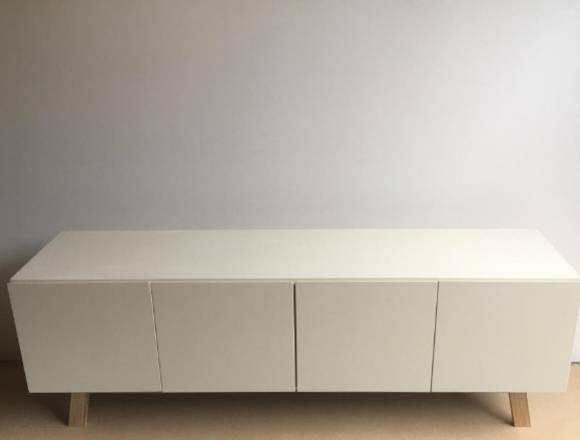 Mueble de piso blanco en Panamá (Distrito)