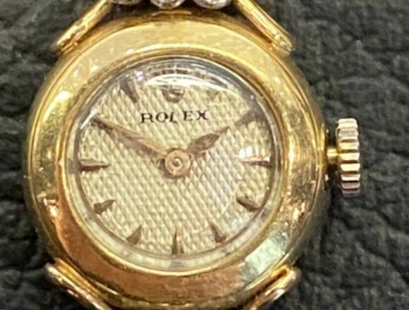 Schmuck eine einzigartige Armbanduhr in Wiesbaden (Lokalität)
