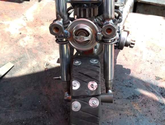 ESCULTURA RAT BIKE CON CHATARRA AUTOMOTRIZ en Álvaro Obregón (Municipio)