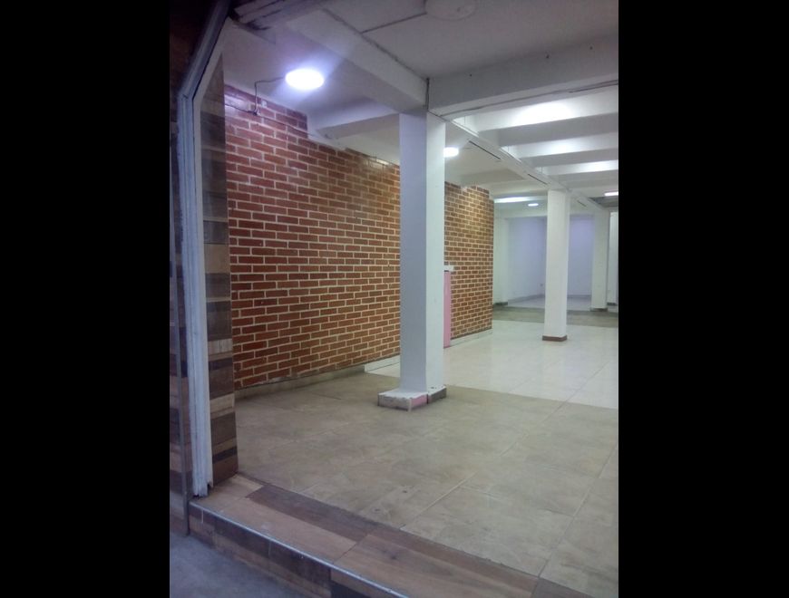 LOCAL PIAMONTE, PRIMER PISO