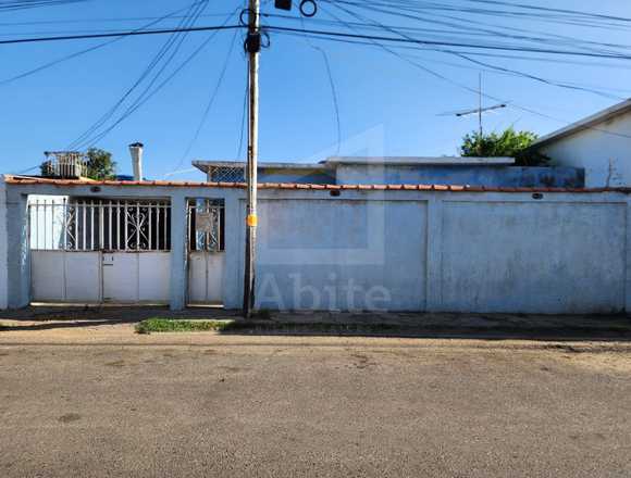 VENTA - CASA ubicada en el centro de Punto Fijo en Carirubana (Municipio)