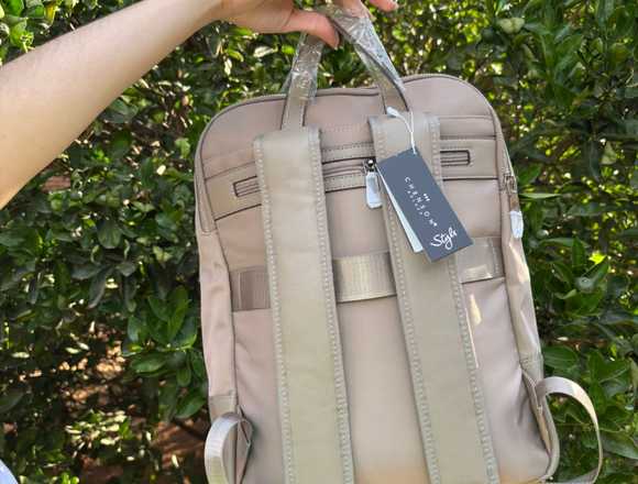 Mochila Porta notebook de la marca Chenson en La Recoleta (Distrito)