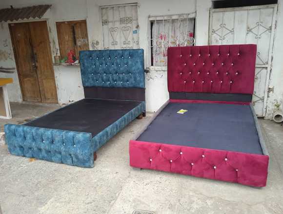 CAMA BASE CON ESPALDAR CAPITONEADO en Guayaquil (Cantón)
