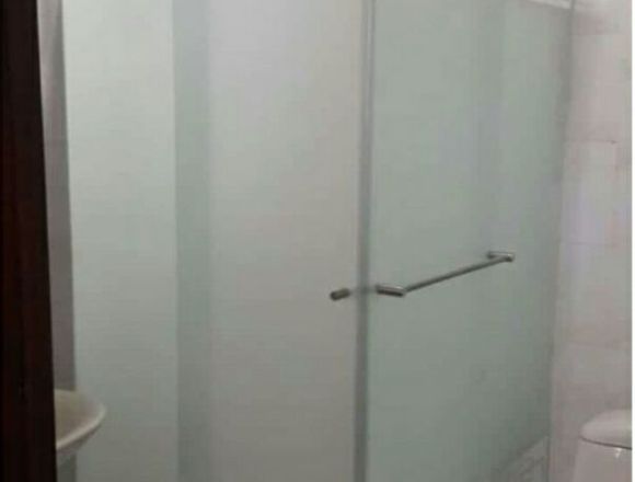 Divisiones de baño 24 horas