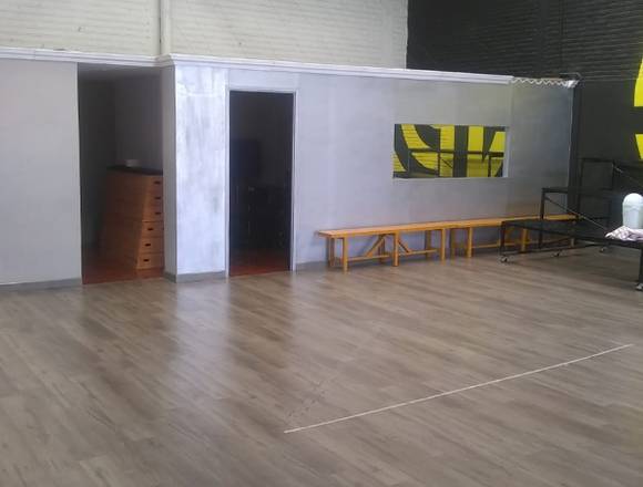 Rento Bodega 400 mts