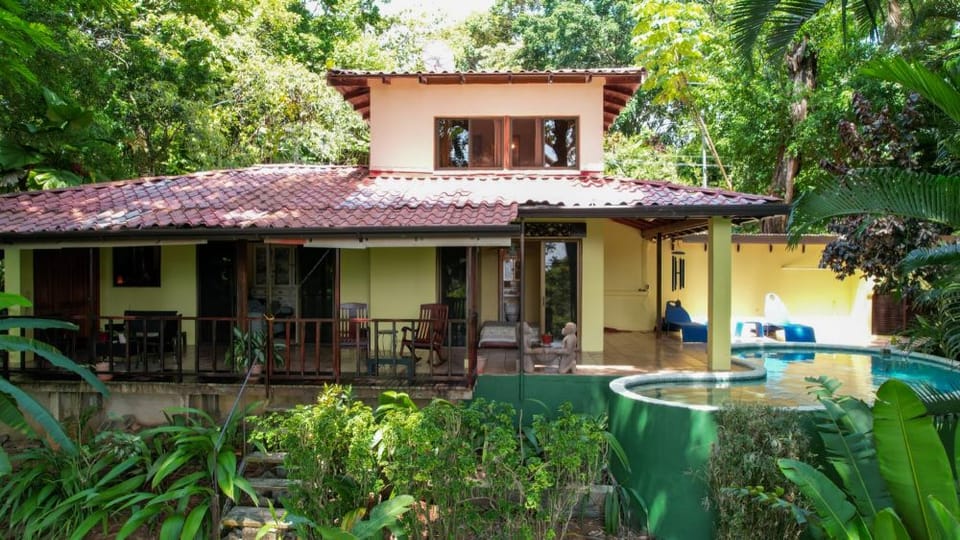 Casa en Venta 2Bed-2Bath con acceso a playa en Dominical, OSA en Osa (Cantón)