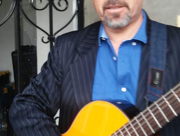 Trovador cantante bohemio y versátil para fiestas