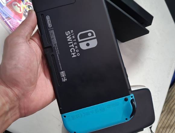 NINTENDO SWITCH V2 + CARTUCHERA