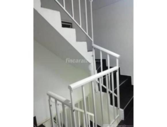 SE VENDE CASA 3 PISOS EN VILLA NUEVA MOSQUERA en Mosquera (Municipio)