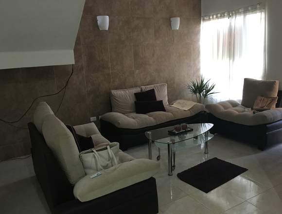 HERMOSA CASA NE RENTA EN LAS AMERICAS II