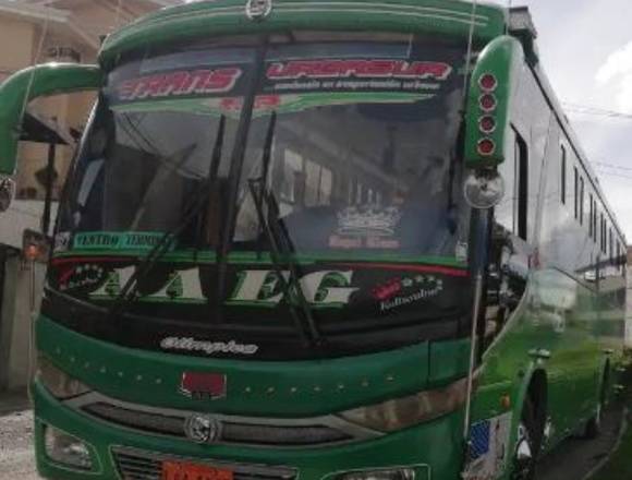 DE OPORTUNIDAD SE VENDE BUS CON PUESTO en Loja (Cantón)