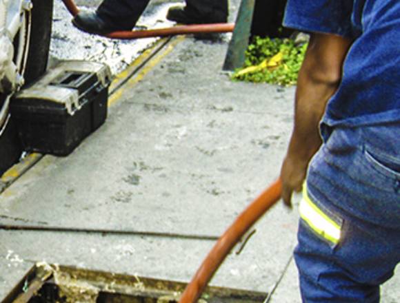 Lideres en saneamiento y Desazolve