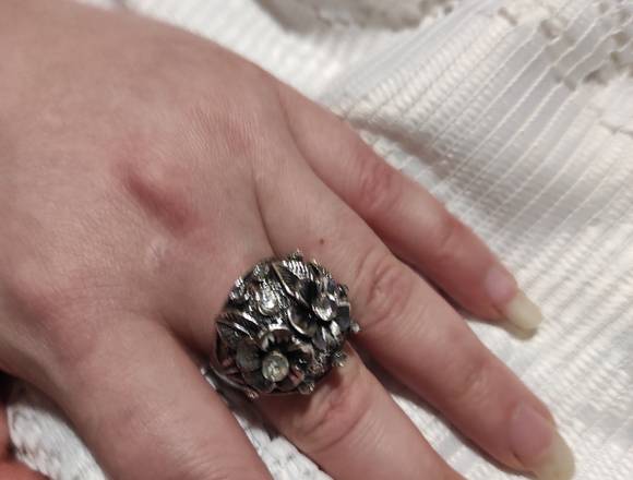 VENDO HERMOSOS ANILLOS IMPORTADOS en Montevideo (Localidad)
