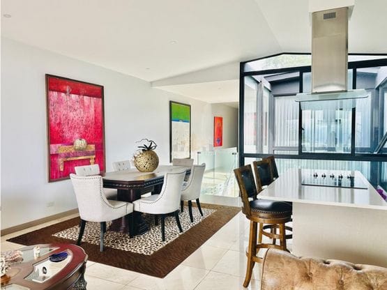 Venta de Casa estilo moerna minimalista con hermosa vista, Escazu.