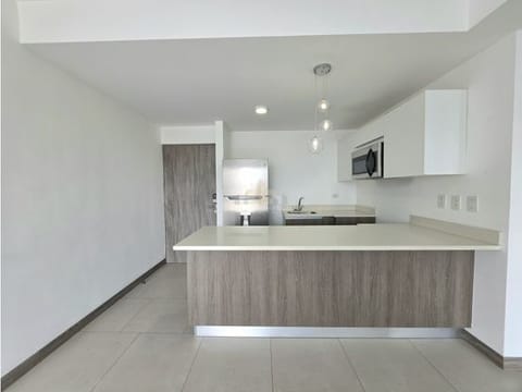 Apartamento acogedor con hermosa vista en Bello Horizonte, Escazu